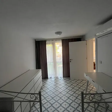 Apartment суперцентър чисто нов