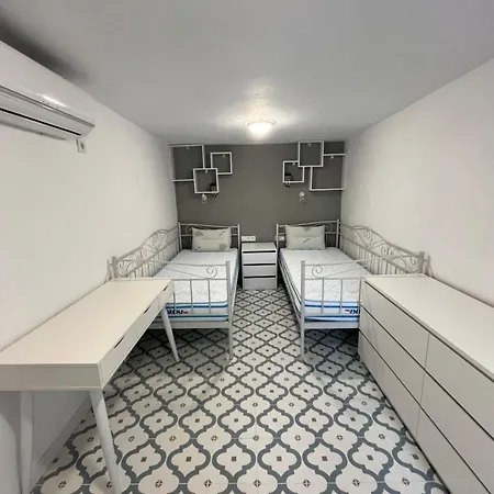 суперцентър чисто нов Tsarevo